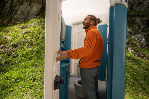 Best Portable toilet rental cost  in Holland, MI